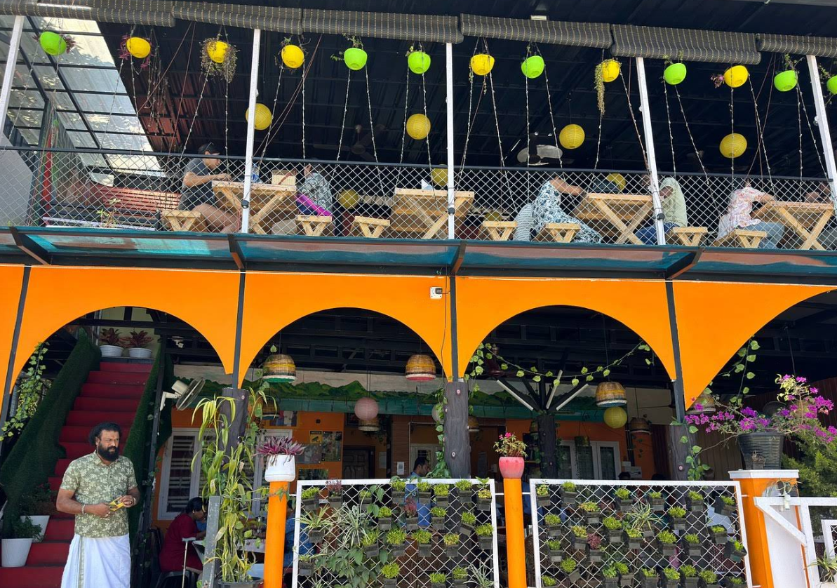 TUSKER CAF’E Restaurant