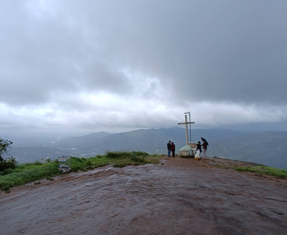 Ottagathalamedu rock view